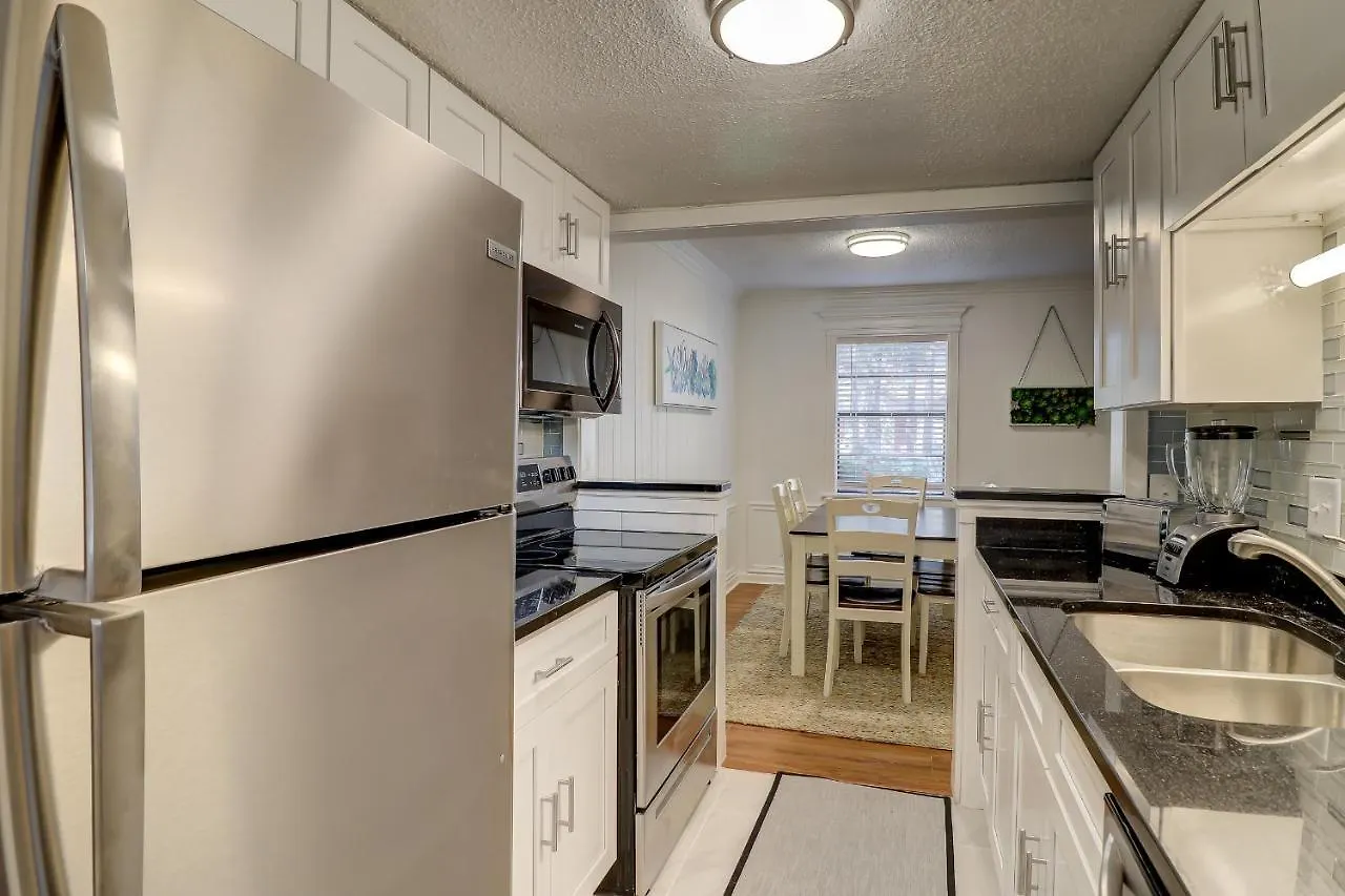 Holiday home #114 Colorful Charming Condo 2Bdr/2 Parking Hilton Head Island