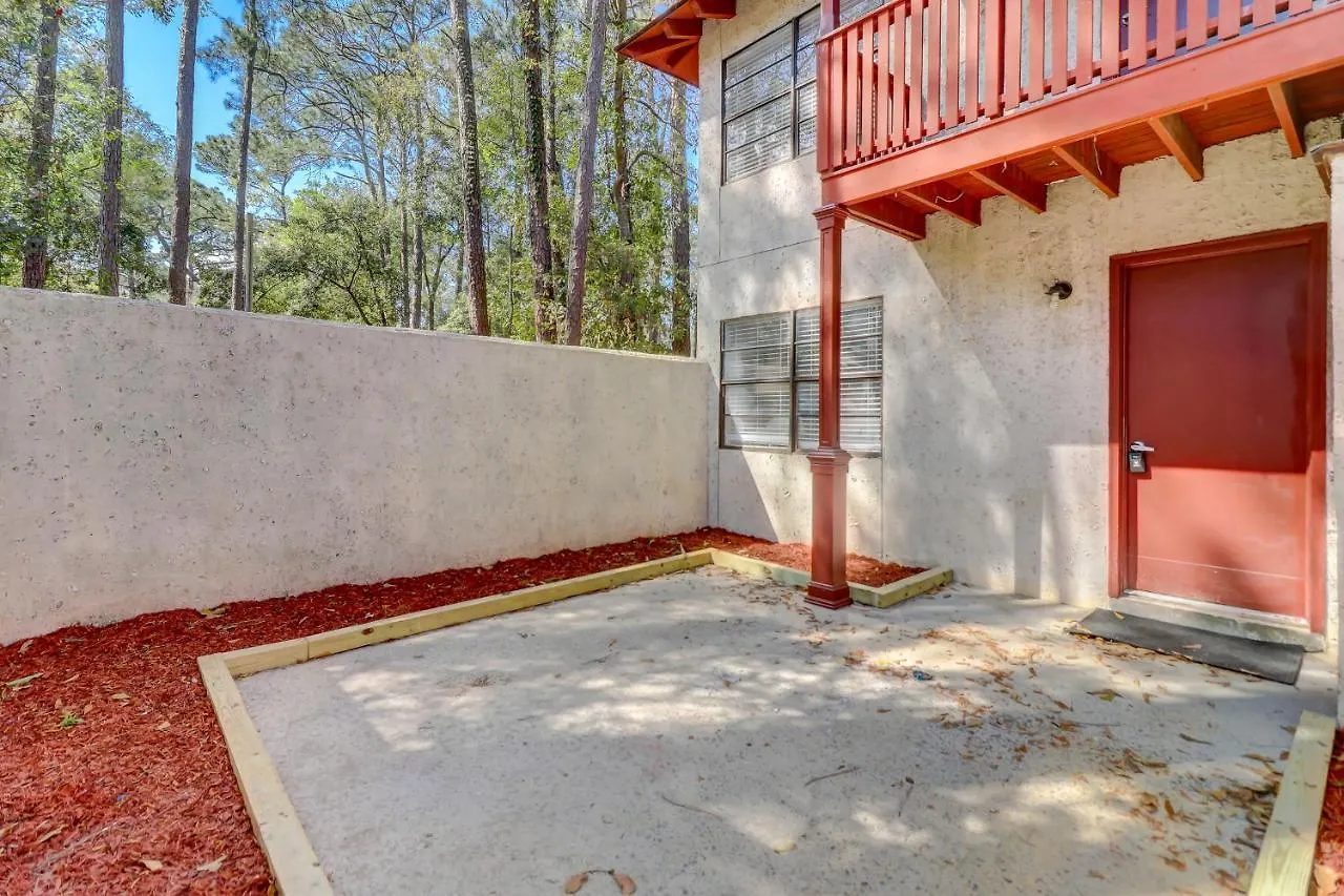 #114 Colorful Charming Condo 2Bdr/2 Parking Hilton Head Island Holiday home