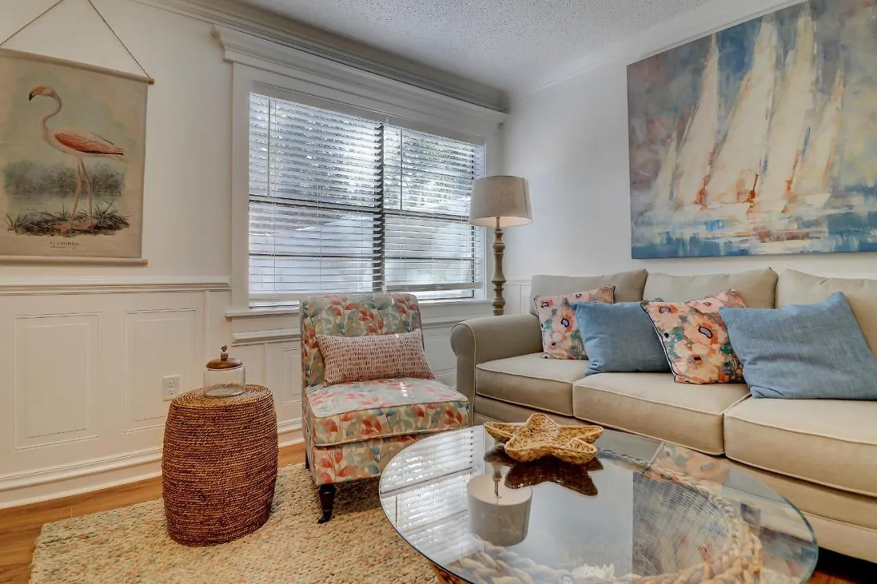 #114 Colorful Charming Condo 2Bdr/2 Parking Hilton Head Island 0*,